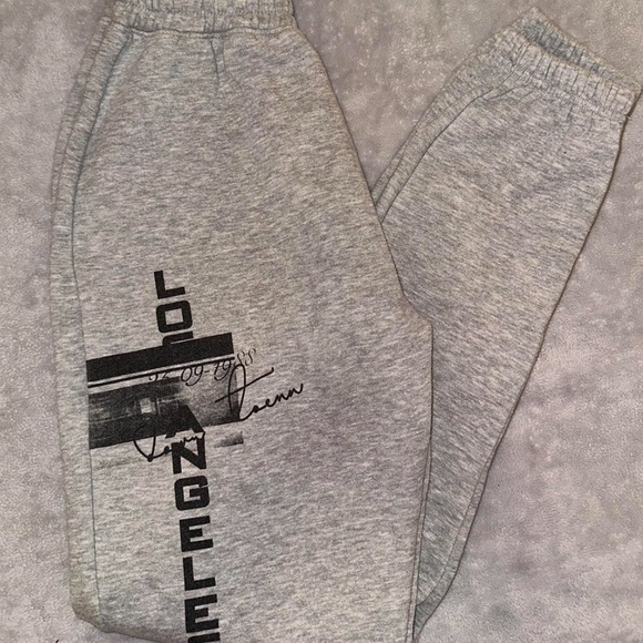 PrettyLittleThing Grey Los Angeles Sweatpants #plt  #grey #sweatpants - Picture 3 of 4